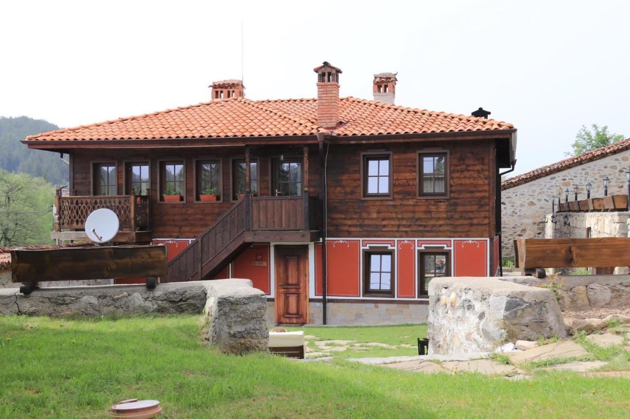Willa Red House Kopriwsztica Zewnętrze zdjęcie