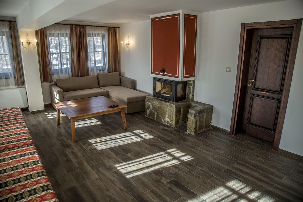 Willa Red House Kopriwsztica Zewnętrze zdjęcie